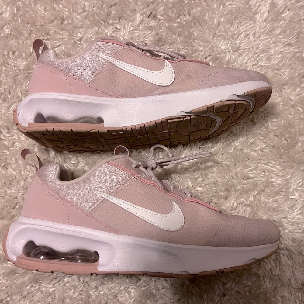 Nike Womens Air Max Interlock 75 Light Casual Sneakers - Picture 6 of 7